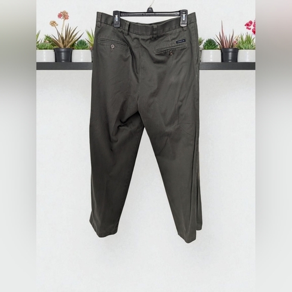 Dockers Men's Dark Olive Chinos Size 34x31 (EUC) - Picture 10 of 14